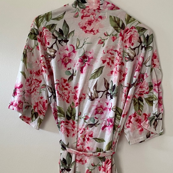 Show Me Your MuMu Pink and Green Floral Robe - Picture 6 of 8